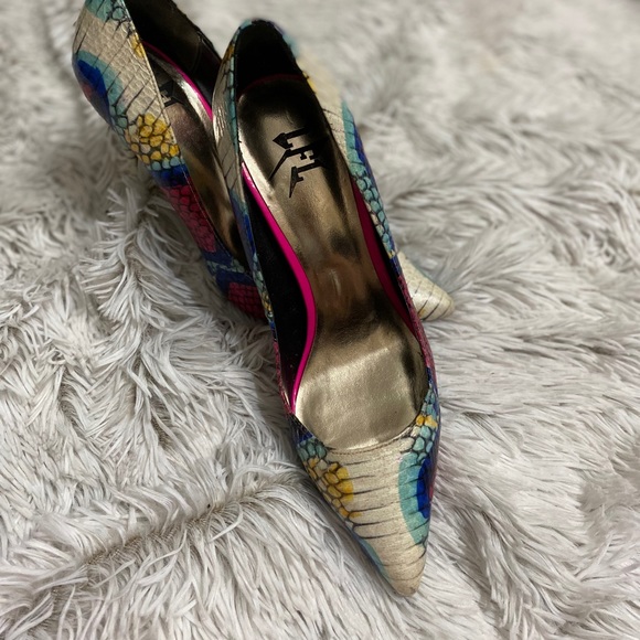 Colorful Pumps - Picture 4 of 4